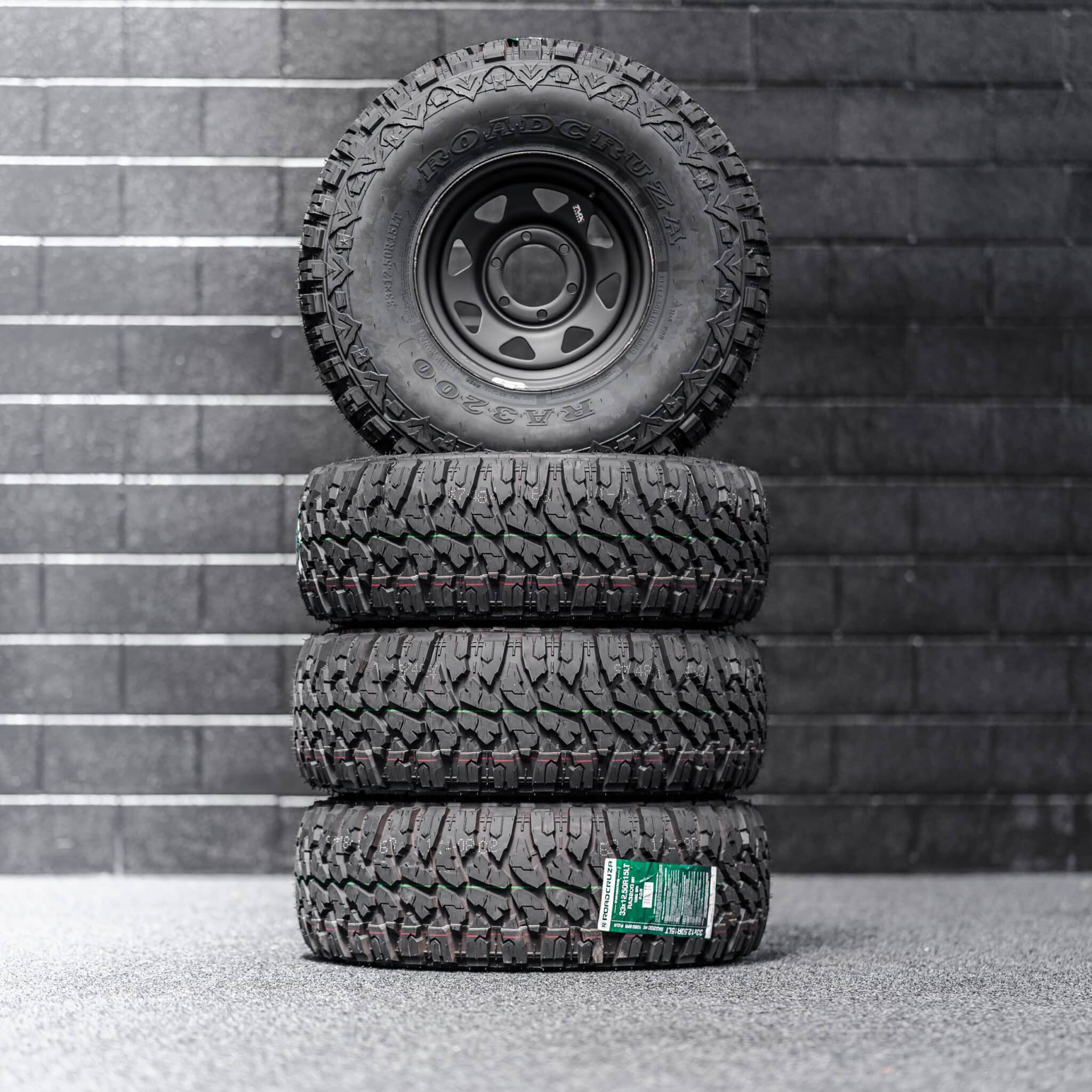 33x12.5 R15LT Mud Tyres + Steelies - Image 2