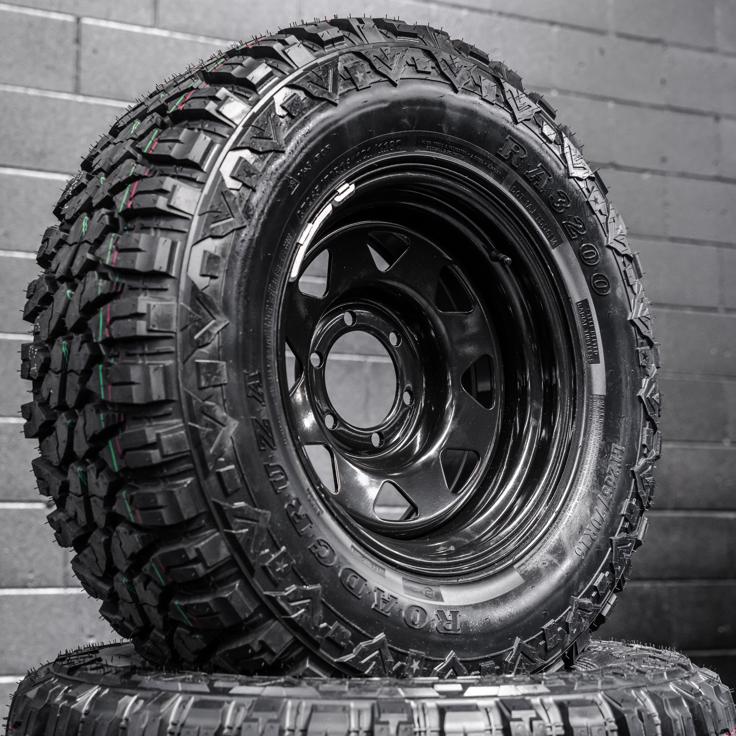 265/70/R16LT Mud Tyres + Steelies - Image 2