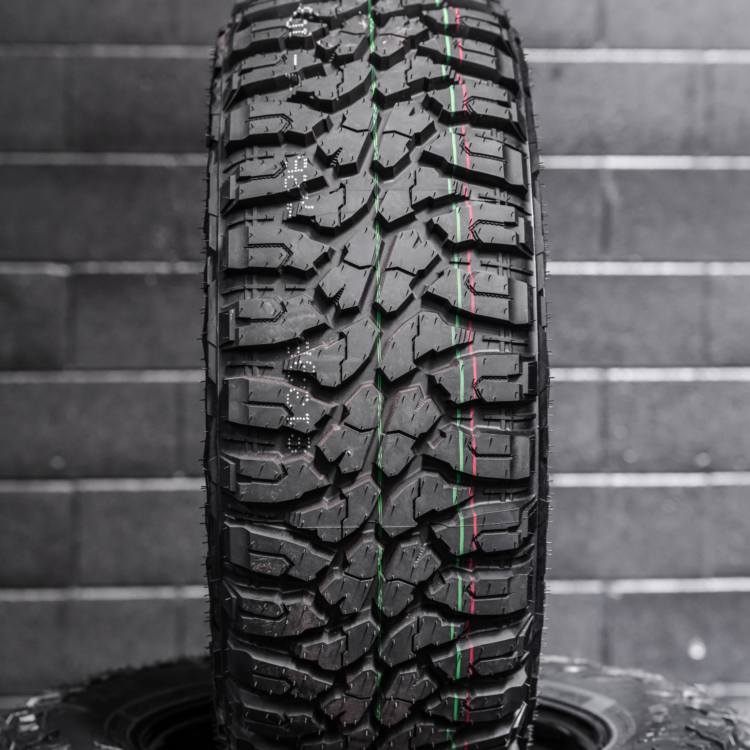 265/70/R16LT Mud Tyres + Steelies - Image 6