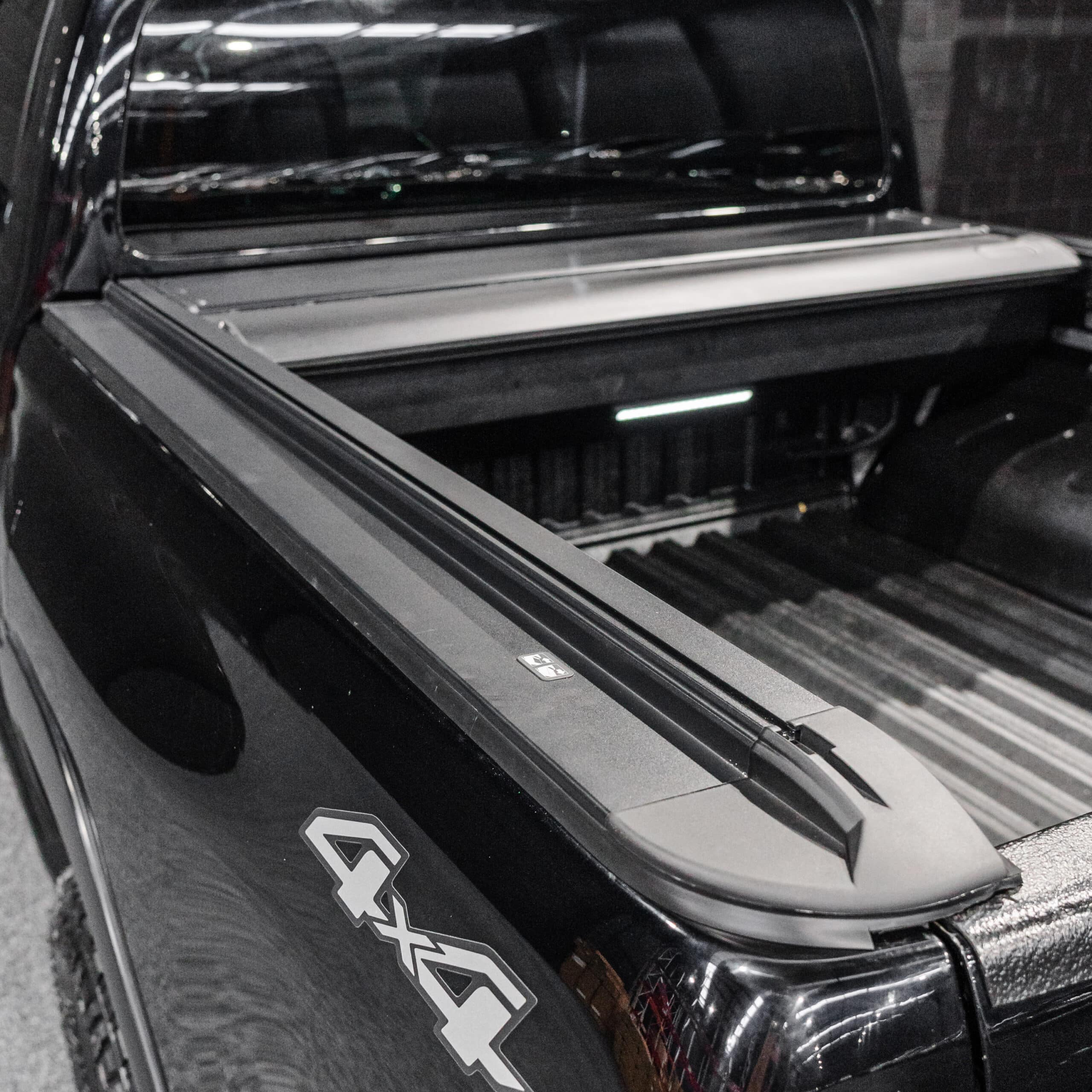 Shield Off-Road Toyota Hilux Electric Rolling Shutter Lid - Image 3