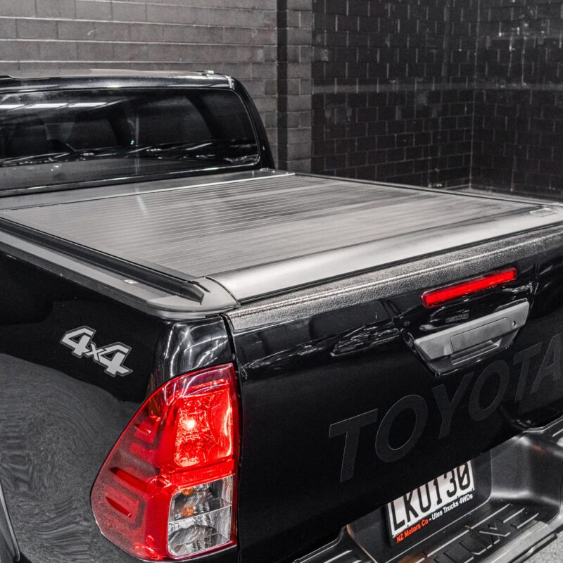 Shield Off-Road Toyota Hilux Electric Rolling Shutter Lid