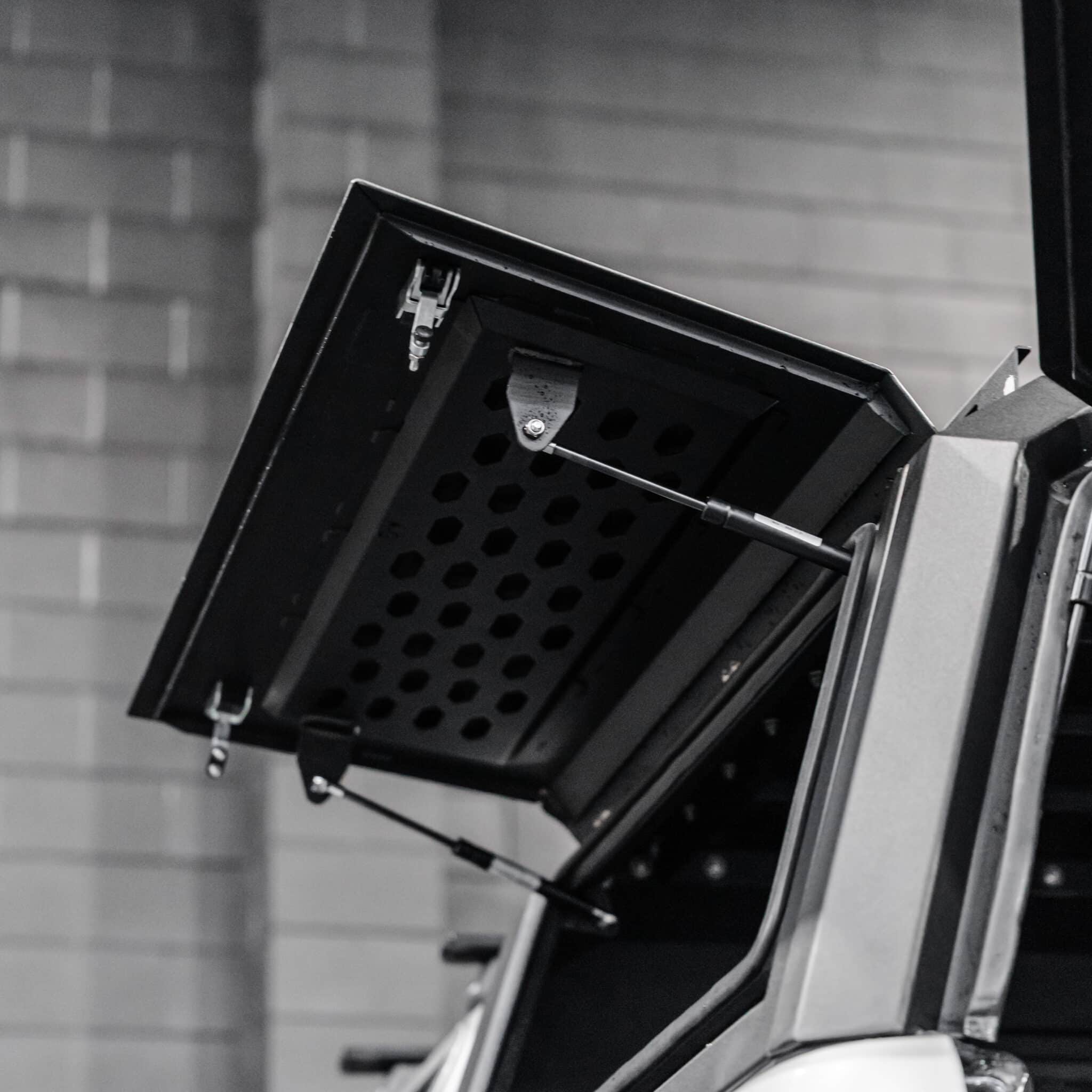 Shield Off-Road Aluminium Windowed Canopy - Image 7