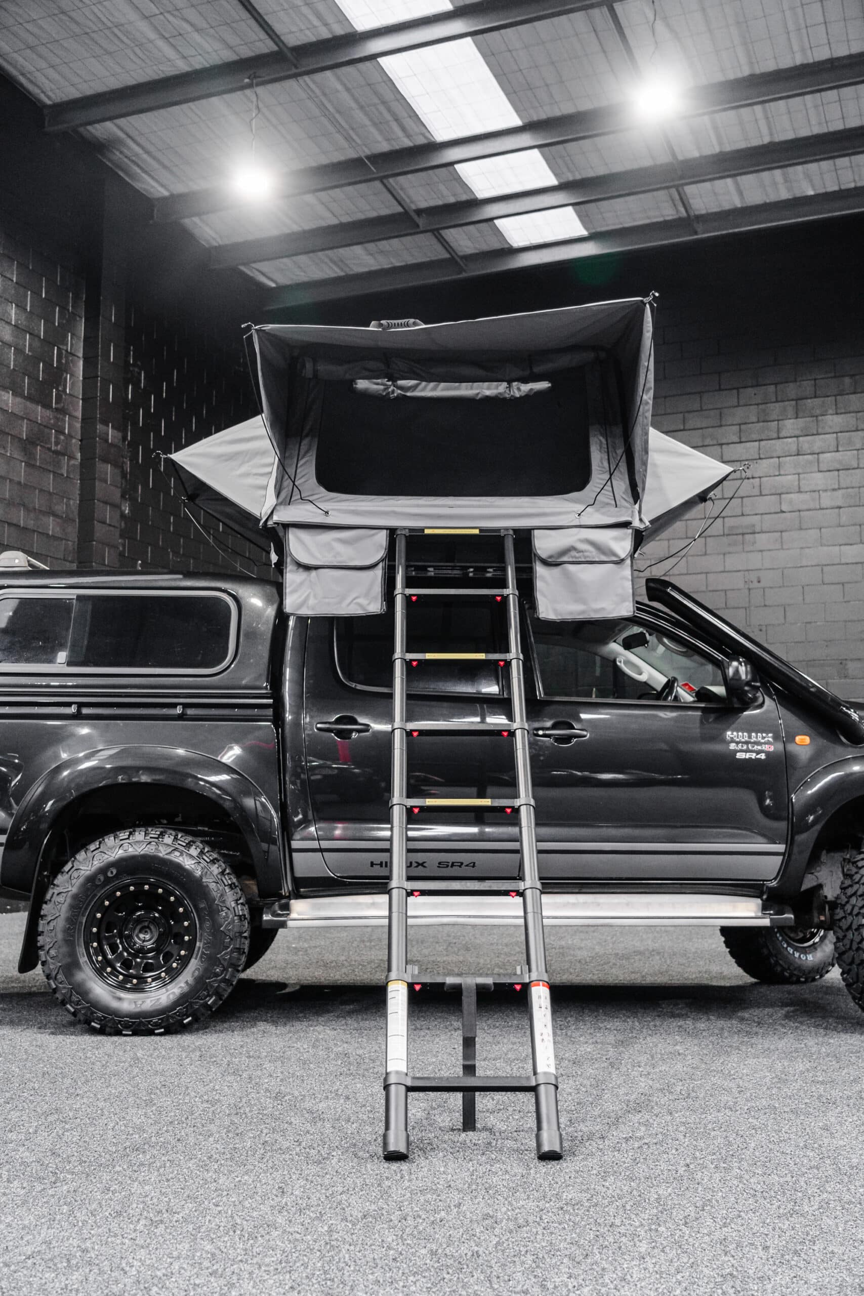 Shield Off-Road Cantilever Hard Shell Rooftop Tent - Image 8