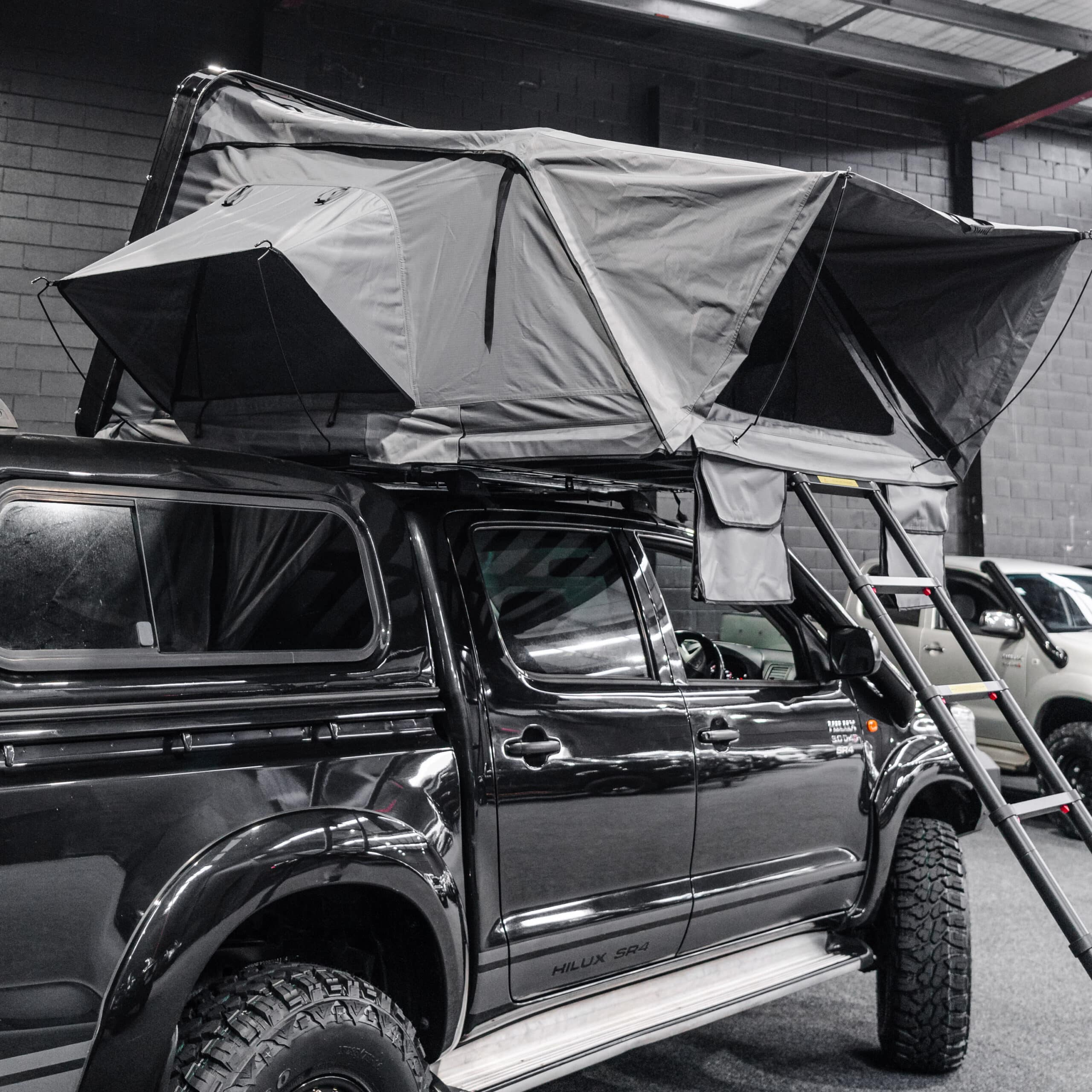 Shield Off-Road Cantilever Hard Shell Rooftop Tent - Image 12