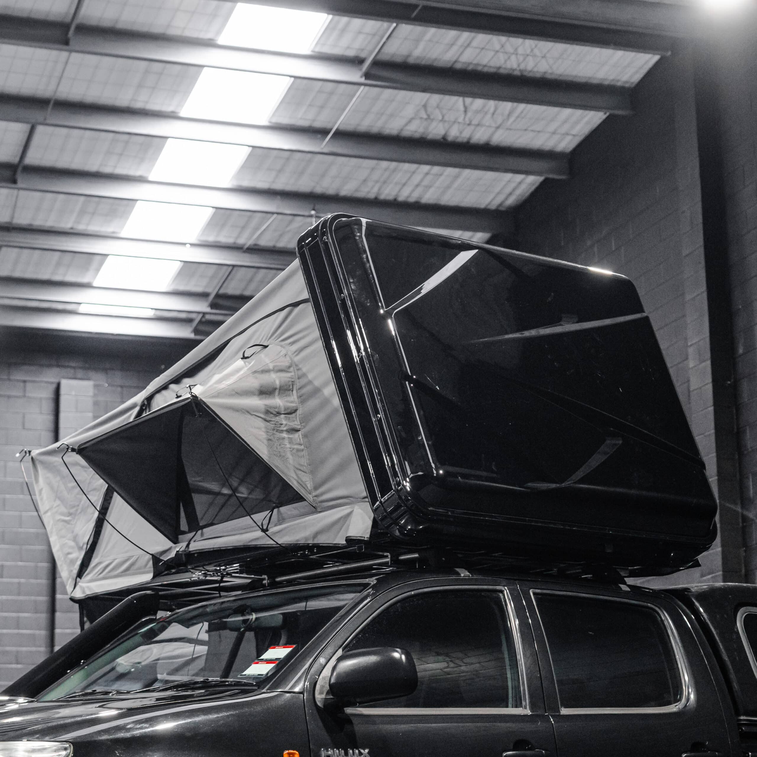 Shield Off-Road Cantilever Hard Shell Rooftop Tent - Image 5