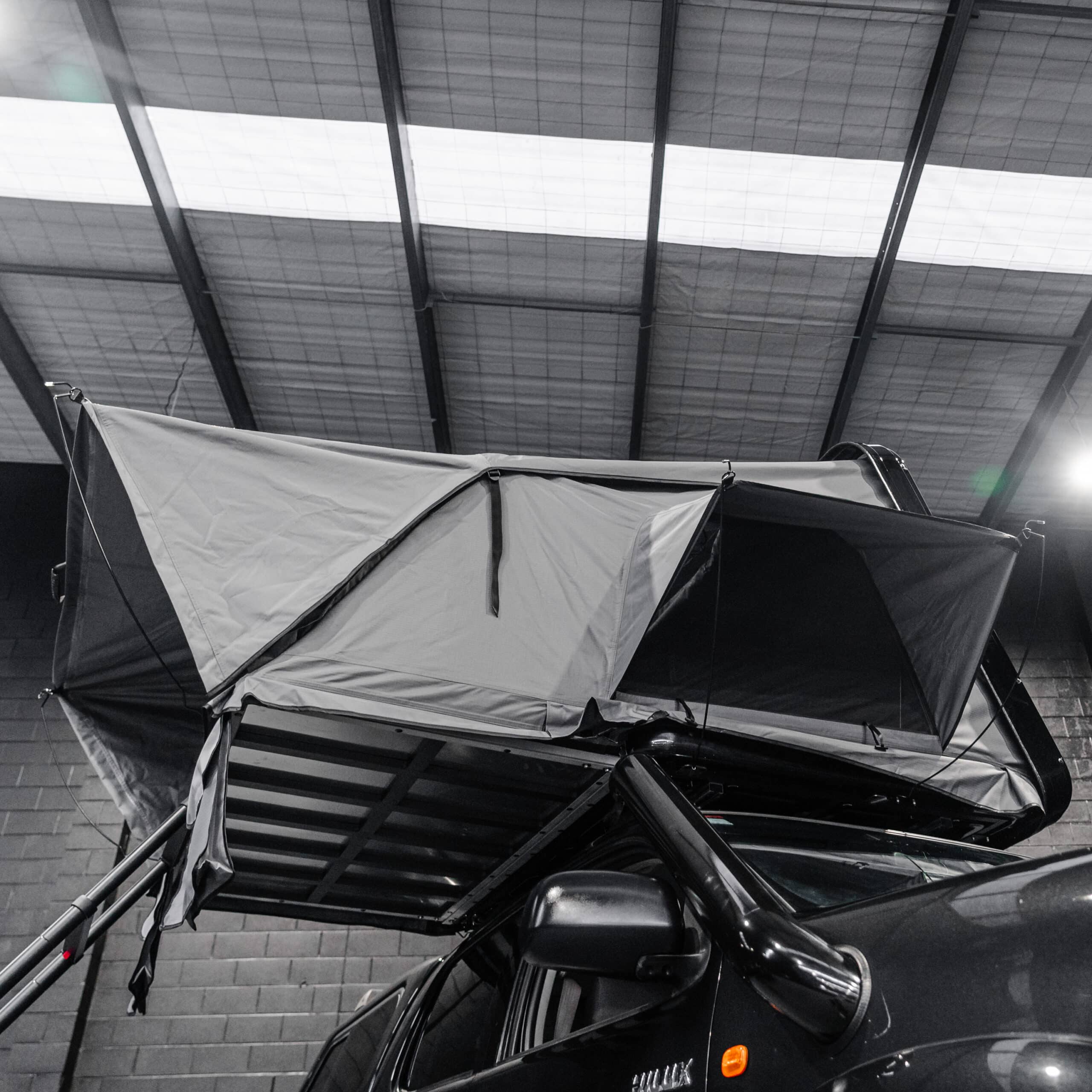 Shield Off-Road Cantilever Hard Shell Rooftop Tent - Image 10