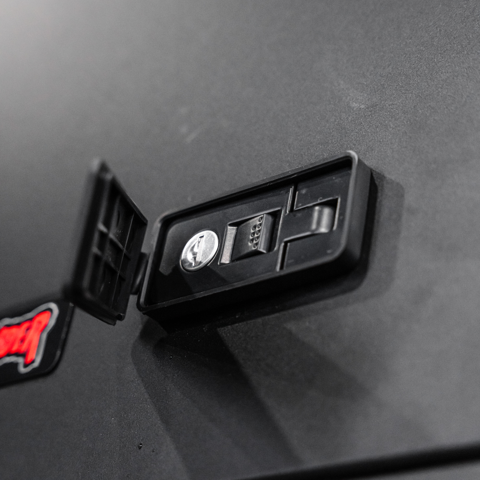 Shield Off-Road Aluminium Windowless Canopy - Image 21