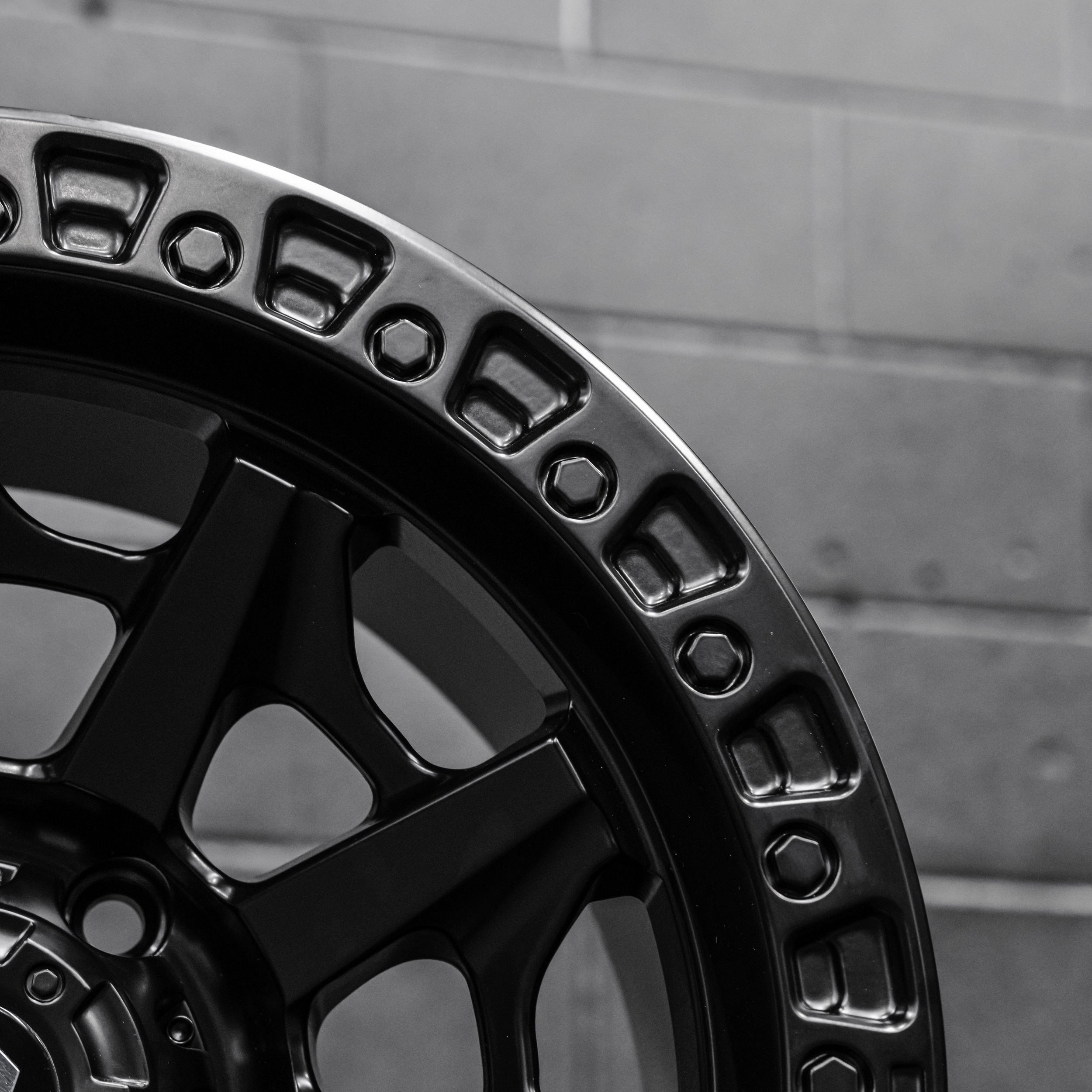 265/70/R17LT RT Tyres + Alloys - Image 5