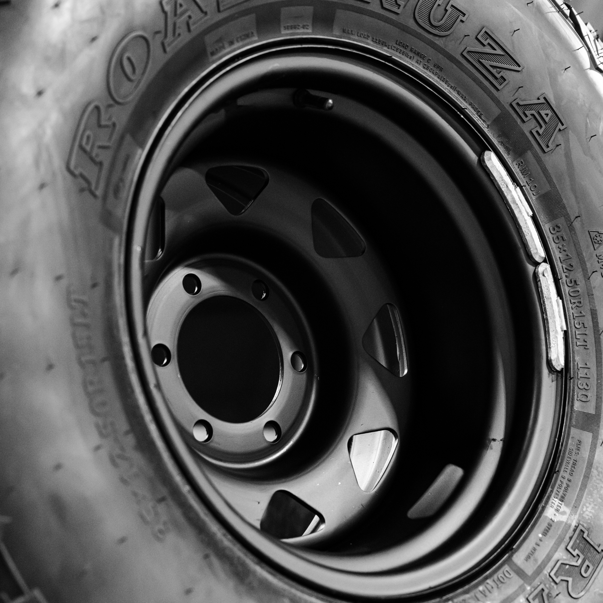 35x12.5 R15LT Mud Tyres + 15x10 -44p Steelies - Image 2