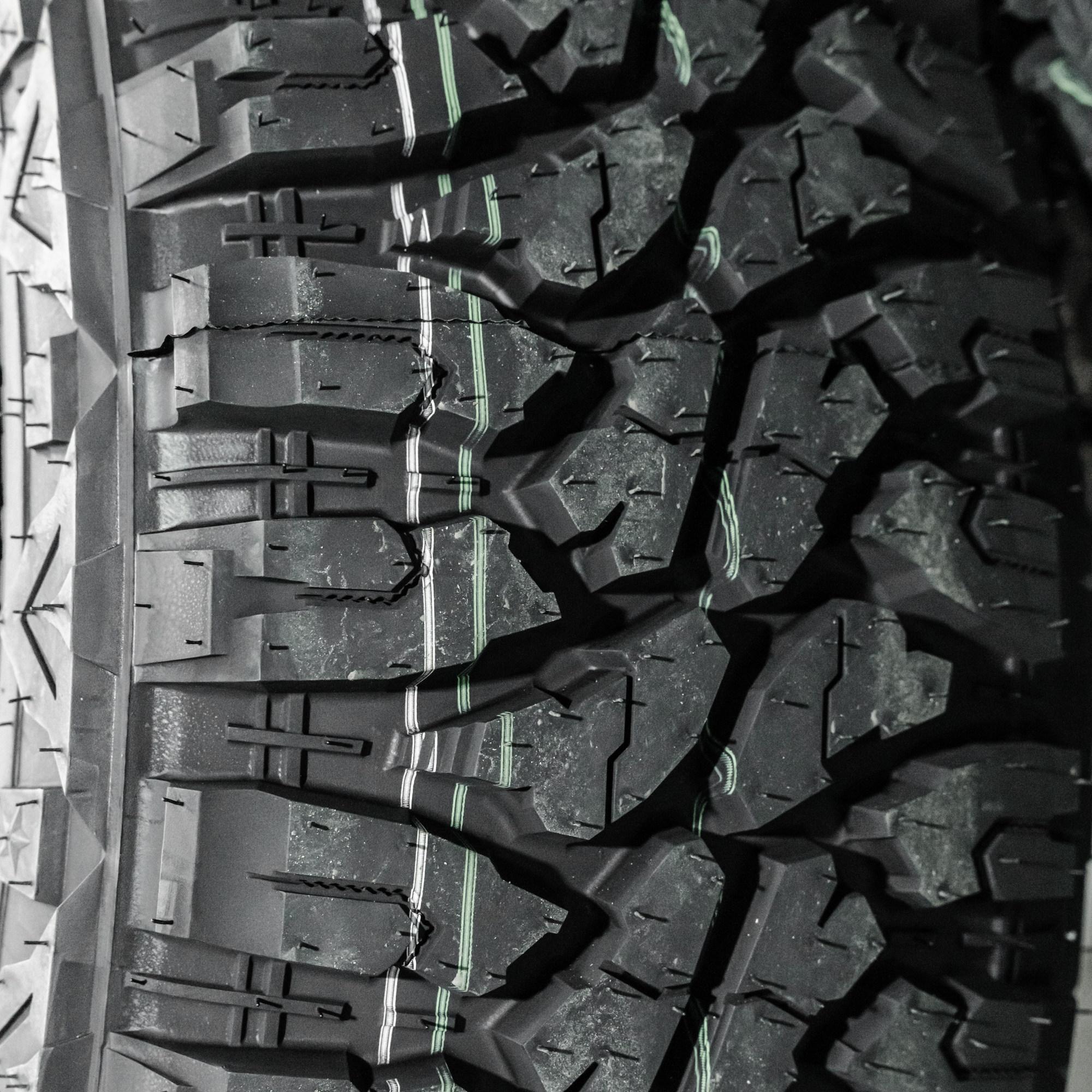 265/70R17 MT - Image 2