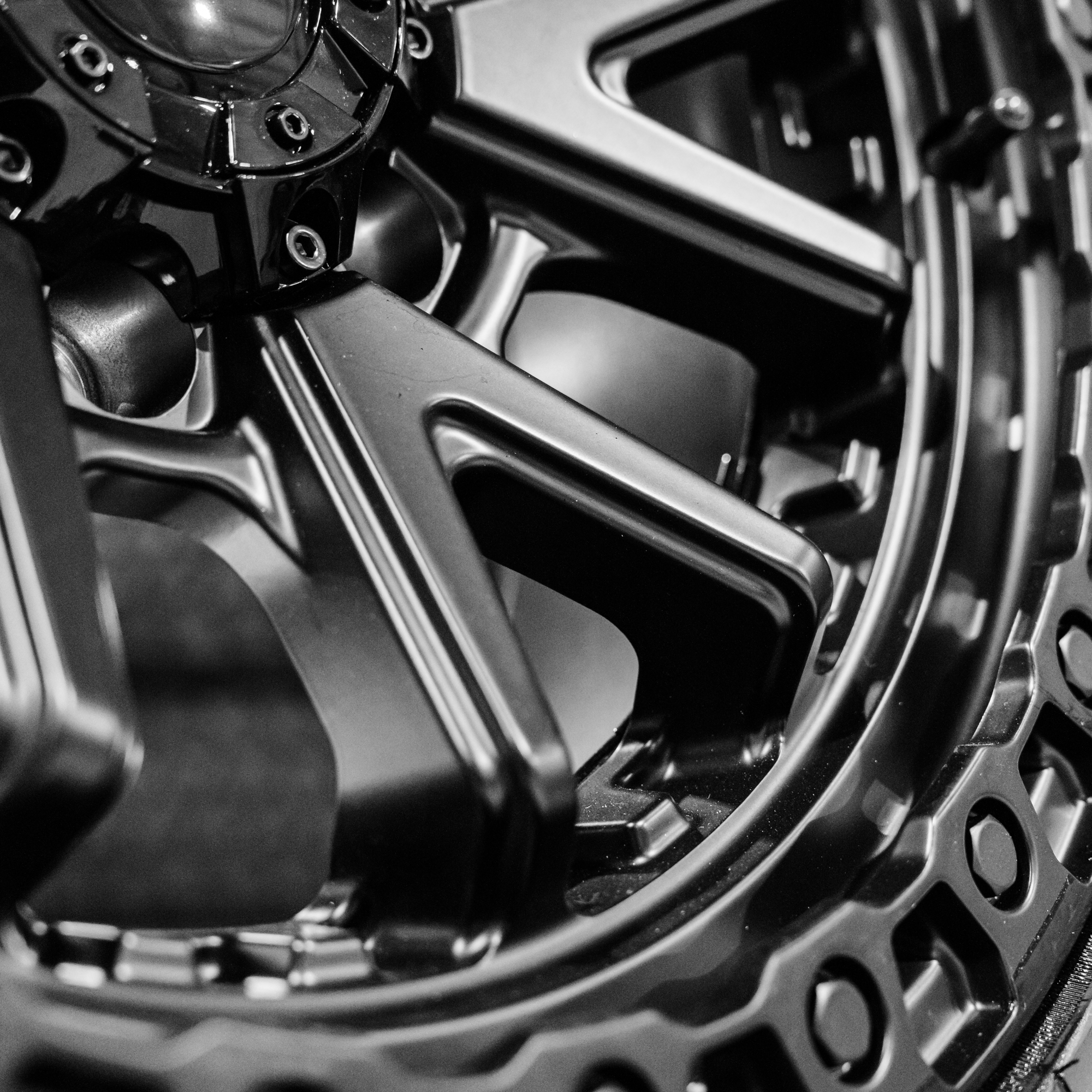 265/70/R17LT RT Tyres + Alloys - Image 4