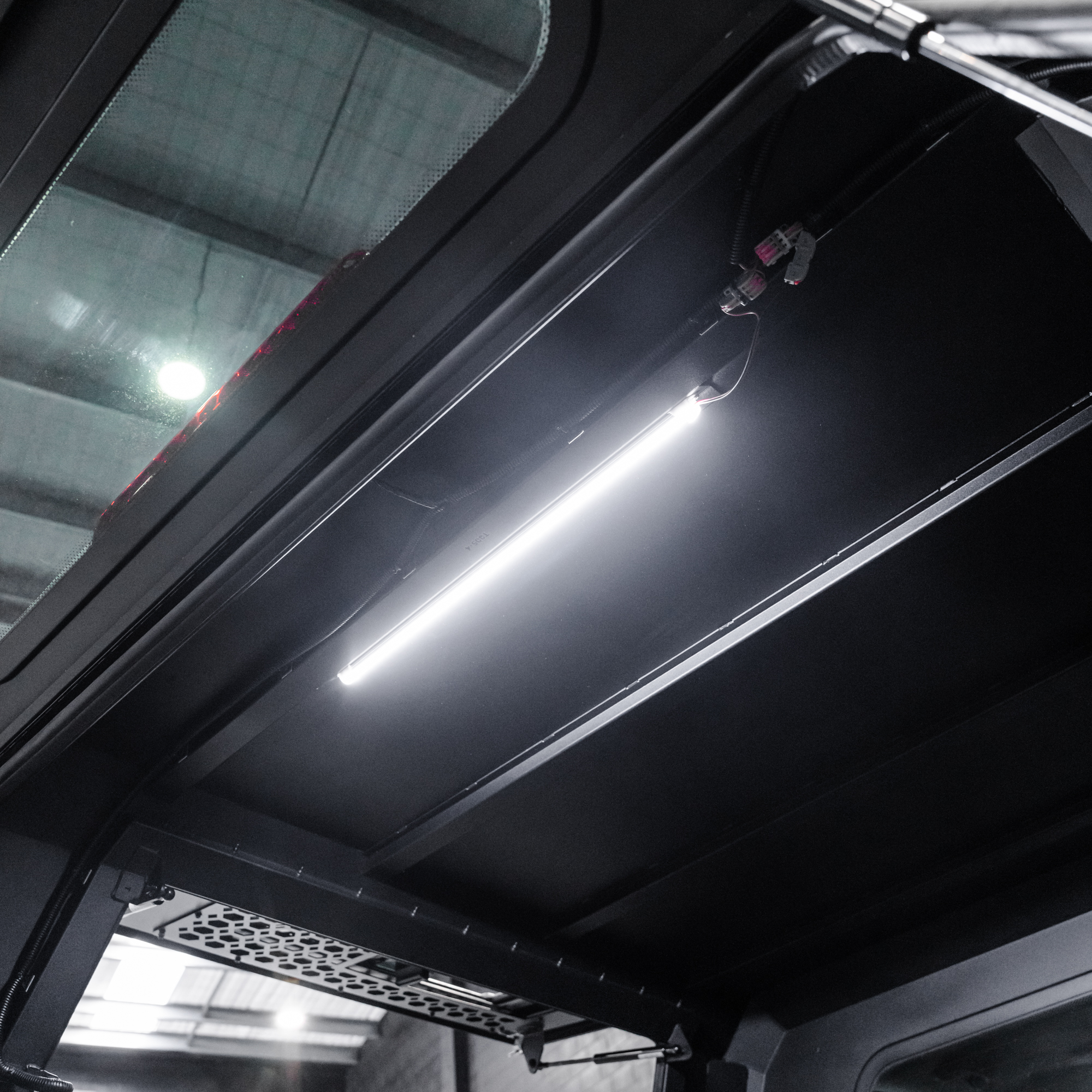 Shield Off-Road Aluminium Windowed Canopy – Isuzu D-Max (2013–2020) - Image 17