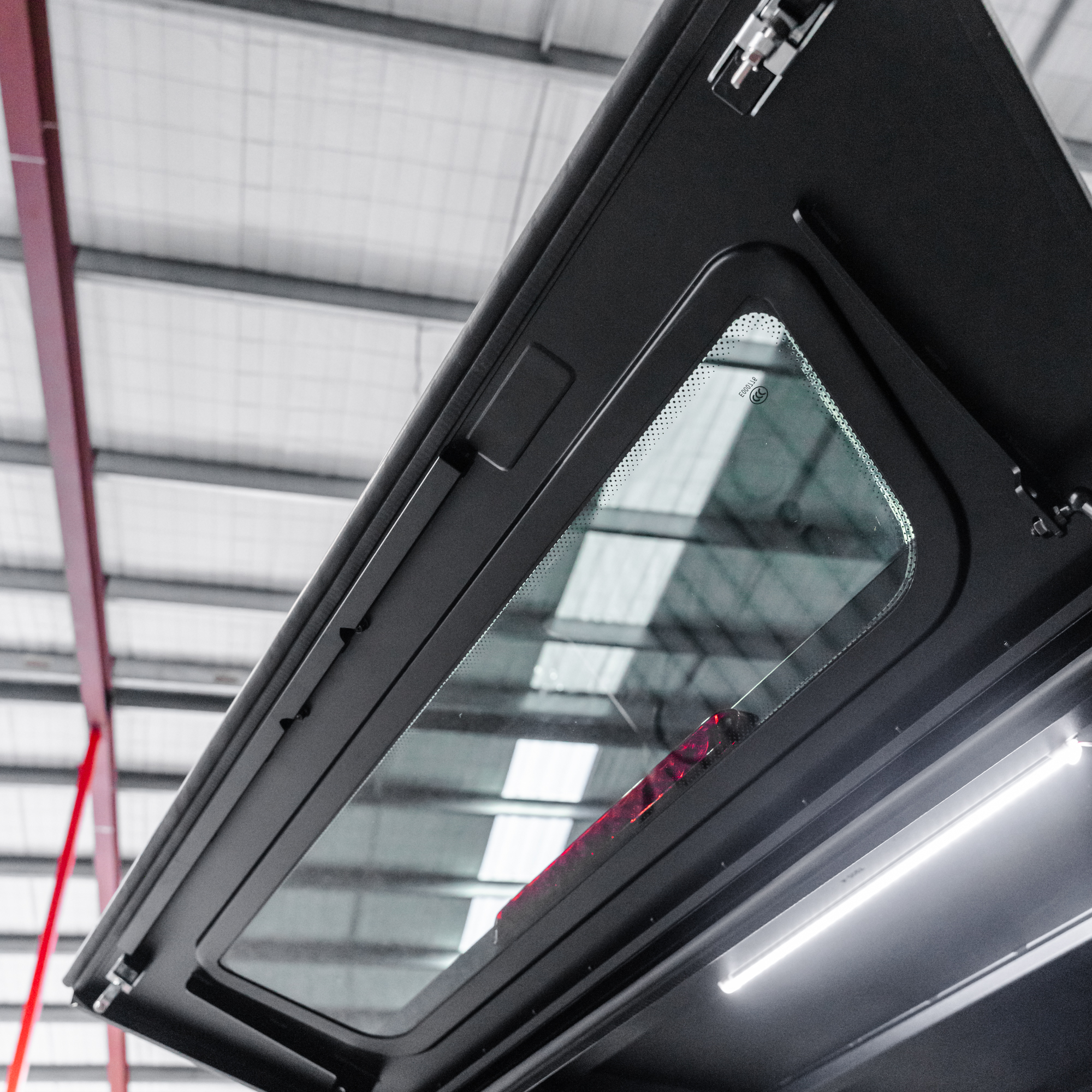 Shield Off-Road Aluminium Windowed Canopy – Isuzu D-Max (2013–2020) - Image 18