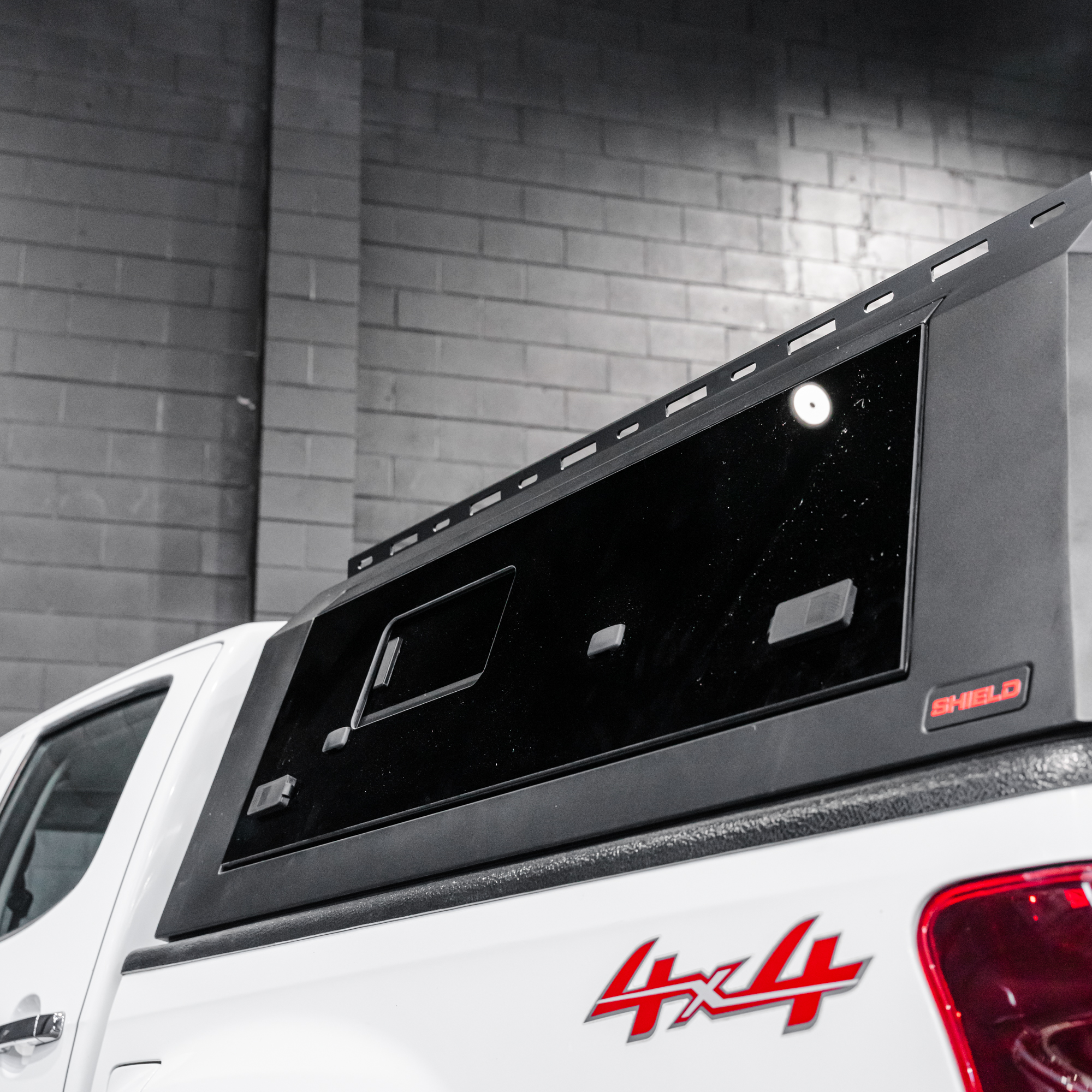 Shield Off-Road Aluminium Windowed Canopy – Isuzu D-Max (2013–2020) - Image 27